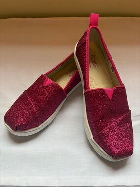 TOMS Glitter Slip-On Flats - Fuchsia Pink